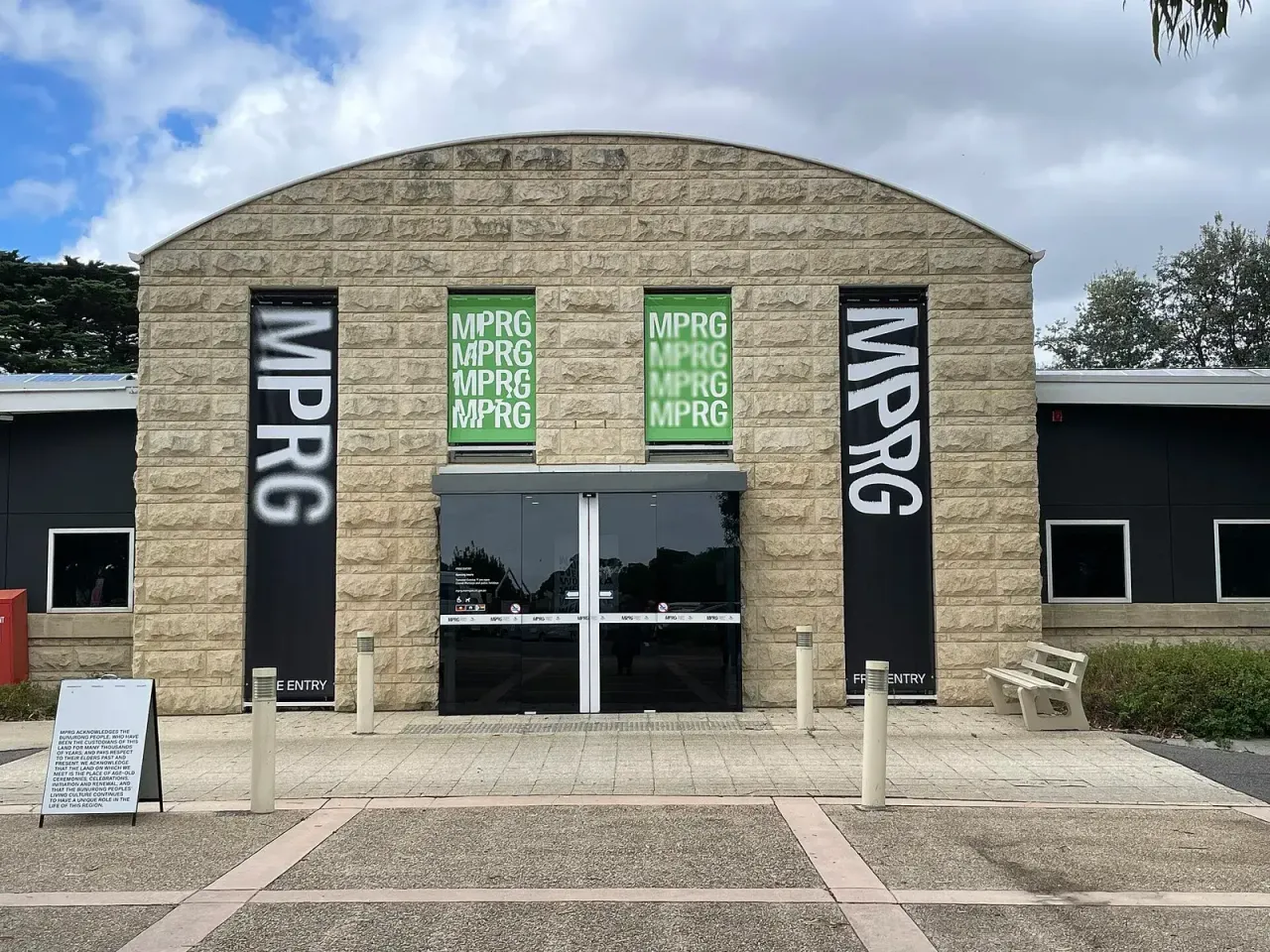 A wet winter day on the Mornington Peninsula, the kind the gallery circuit is made for
